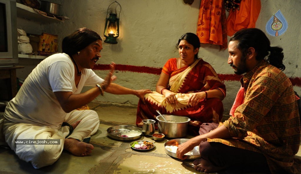 Aa Aiduguru Athade CM Movie Stills - 83 / 126 photos