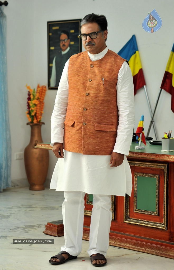Aa Aiduguru Athade CM Movie Stills - 84 / 126 photos