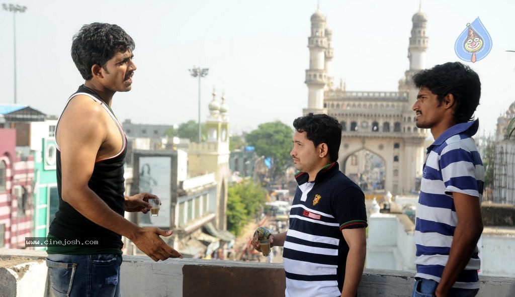 Aa Aiduguru Athade CM Movie Stills - 91 / 126 photos