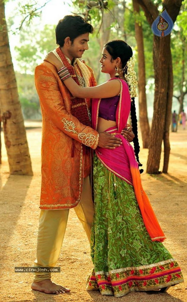 Aa Aiduguru Athade CM Movie Stills - 105 / 126 photos
