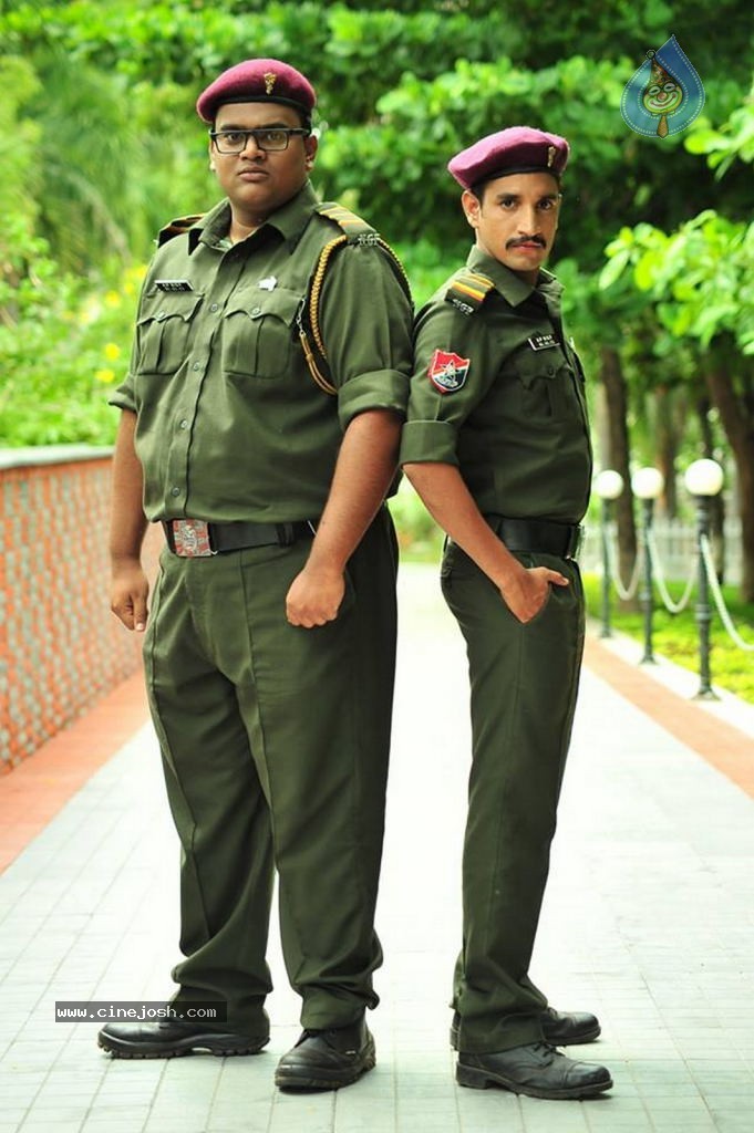 Aa Aiduguru Athade CM Movie Stills - 111 / 126 photos