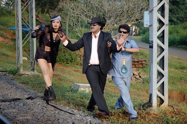 Aa Aaa Ee Eee  - 47 / 149 photos