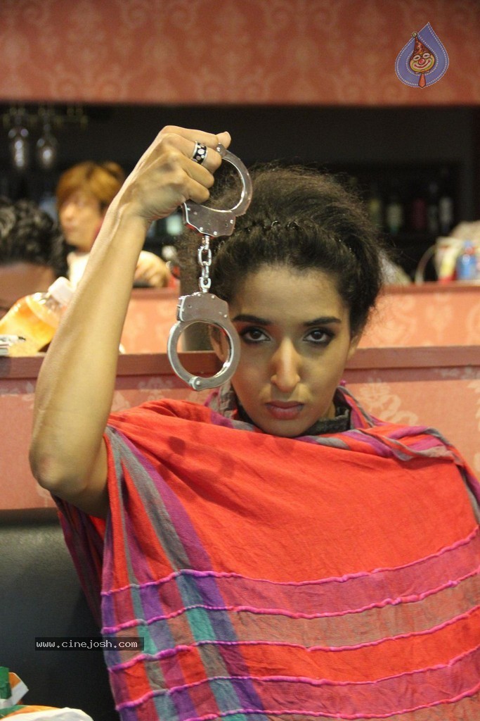 Aaaah Tamil Movie Stills - 68 / 86 photos