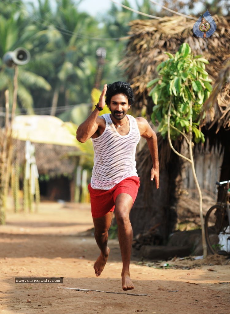 Aadhi Stills in Gundello Godari - 7 / 18 photos