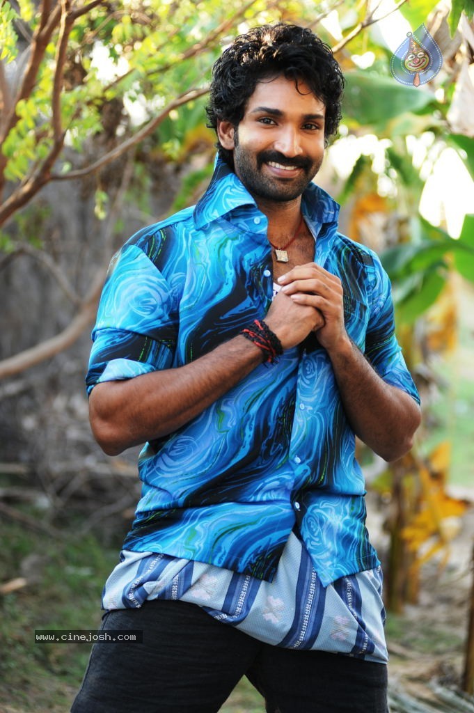 Aadhi Stills in Gundello Godari - 18 / 18 photos