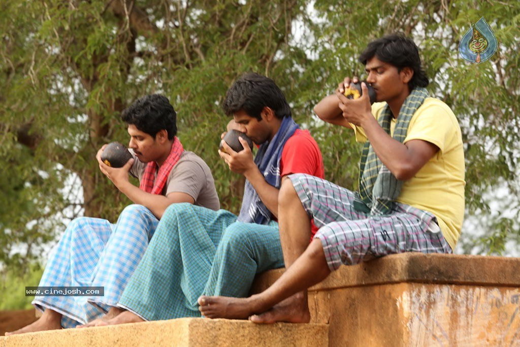 Aadi Pona Aavani Tamil Movie Stills - 47 / 52 photos