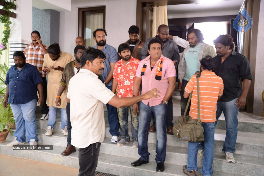 Aadu Magaadra Bujji Photos - 33 / 69 photos