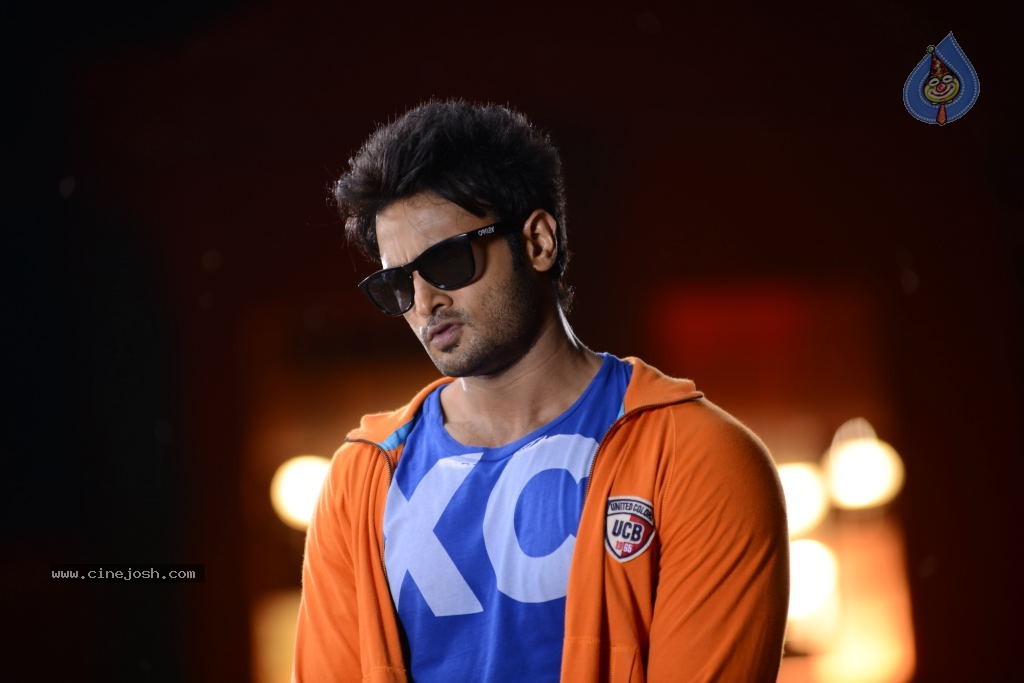 Aadu Magadura Bujji Stills - 2 / 3 photos