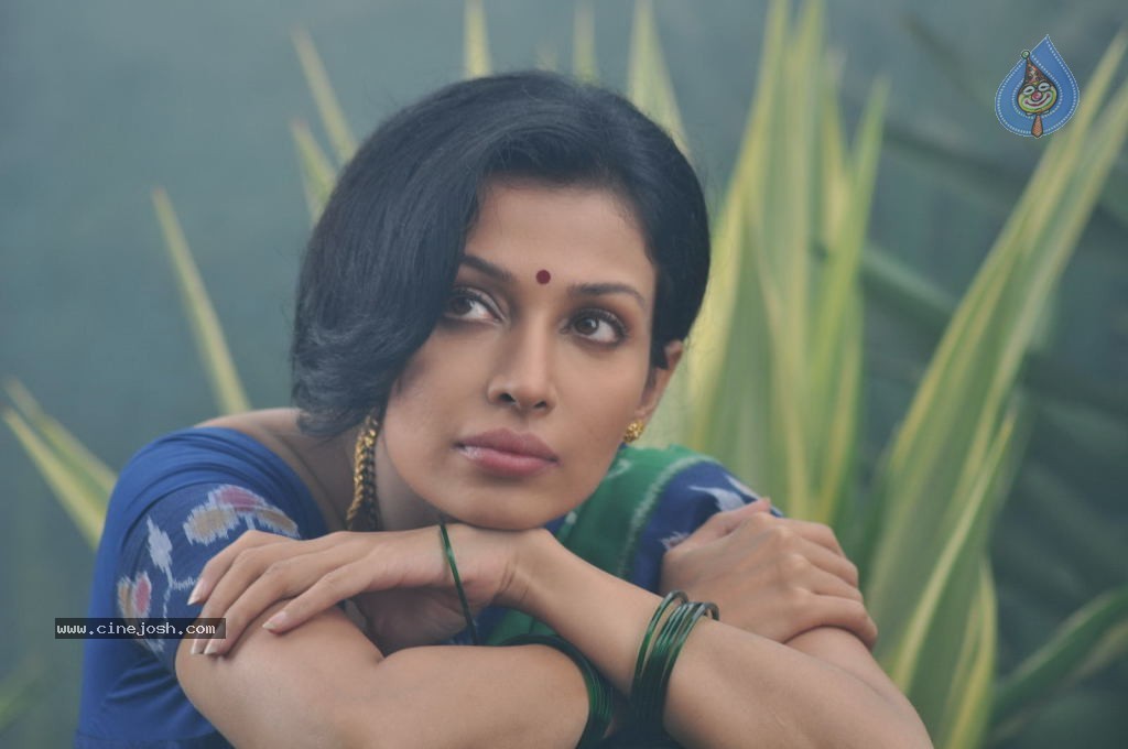 Aakasam Lo Sagam Stills & Wallpapers - 51 / 54 photos