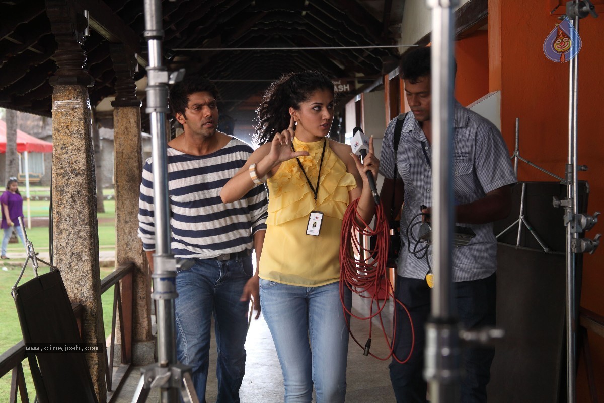 Aata Aarambam Movie Stills n Walls - 119 / 122 photos