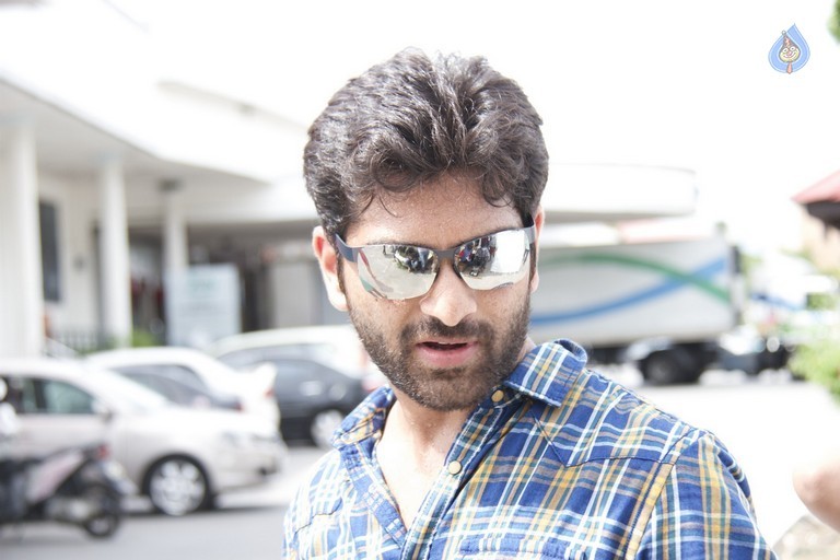 Aata Movie Photos and Posters - 24 / 37 photos