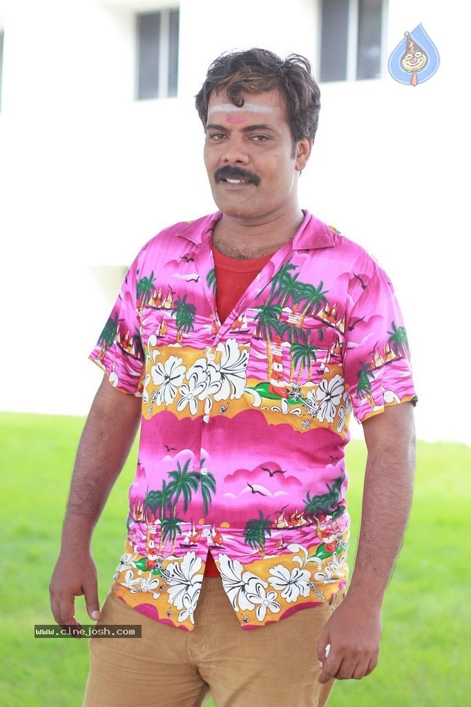 Aavi Kumar Movie Shooting Spot Stills - 8 / 40 photos