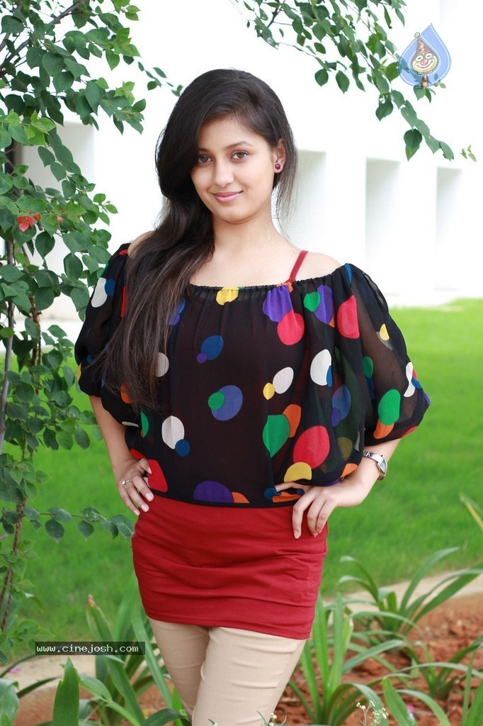 Aavi Kumar Movie Shooting Spot Stills - 34 / 40 photos