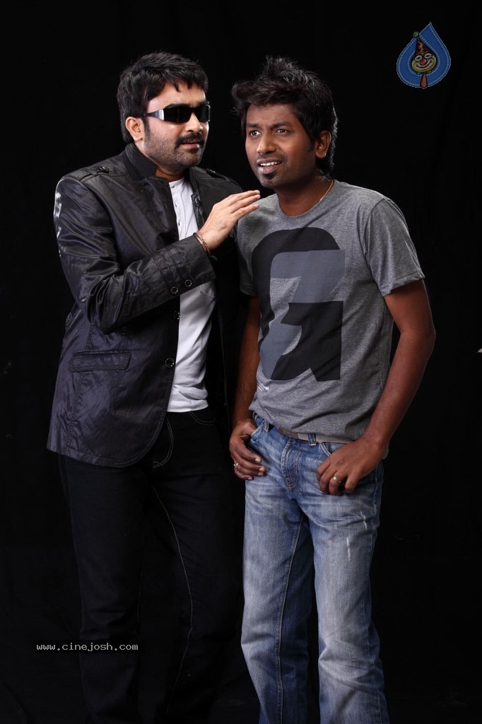 Aavi Kumar Tamil Movie Stills - 10 / 32 photos