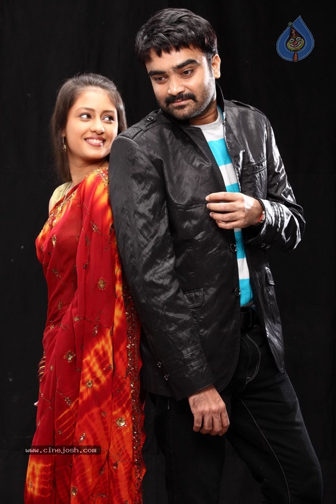 Aavi Kumar Tamil Movie Stills - 11 / 32 photos