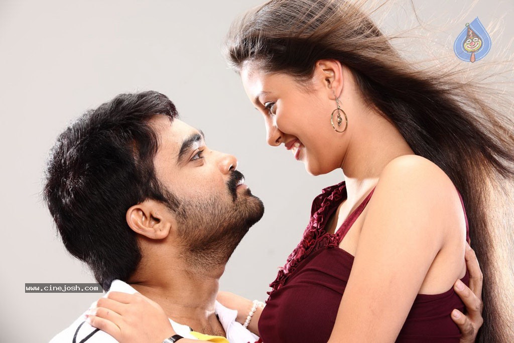 Aavi Kumar Tamil Movie Stills - 13 / 32 photos