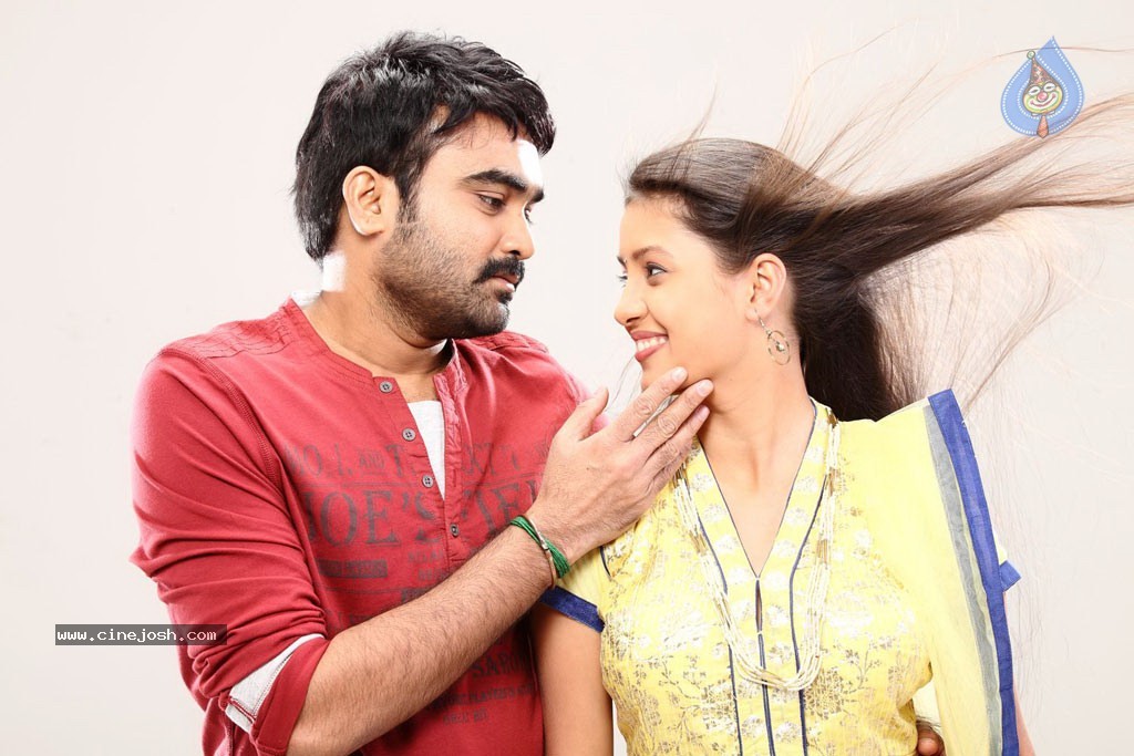 Aavi Kumar Tamil Movie Stills - 17 / 32 photos