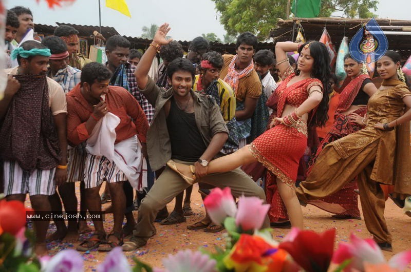 Aayiram Vilakku Tamil Movie Stills - 3 / 52 photos