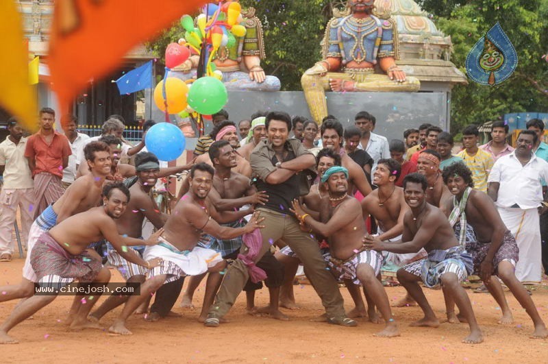 Aayiram Vilakku Tamil Movie Stills - 15 / 52 photos