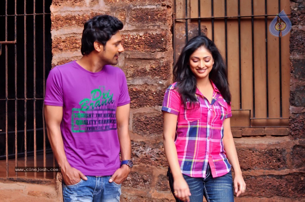 Abbai Class Ammai Mass Movie Photos - 3 / 6 photos