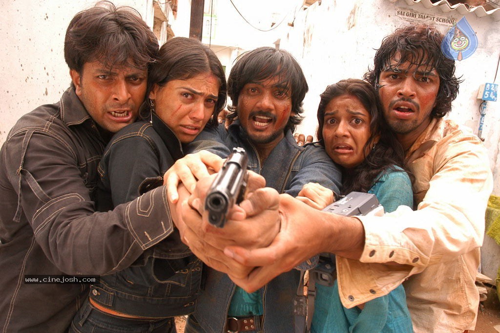 Abhayam Tamil Movie Stills - 37 / 47 photos