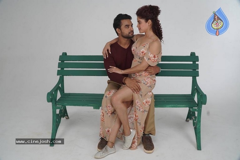 Abhiyum Anuvum Movie Stills - 1 / 60 photos