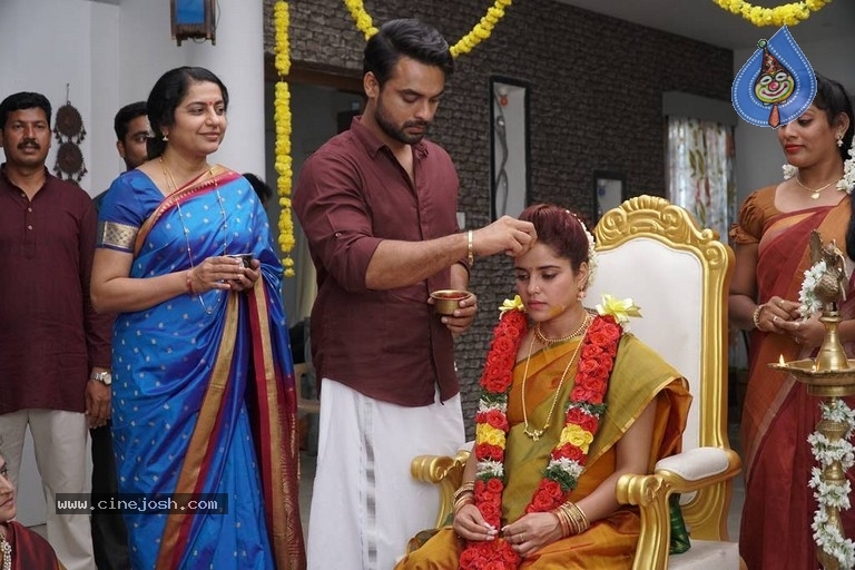 Abhiyum Anuvum Movie Stills - 6 / 60 photos