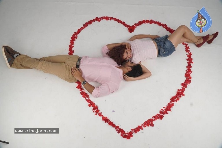 Abhiyum Anuvum Movie Stills - 7 / 60 photos