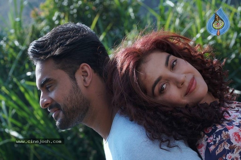 Abhiyum Anuvum Movie Stills - 30 / 60 photos
