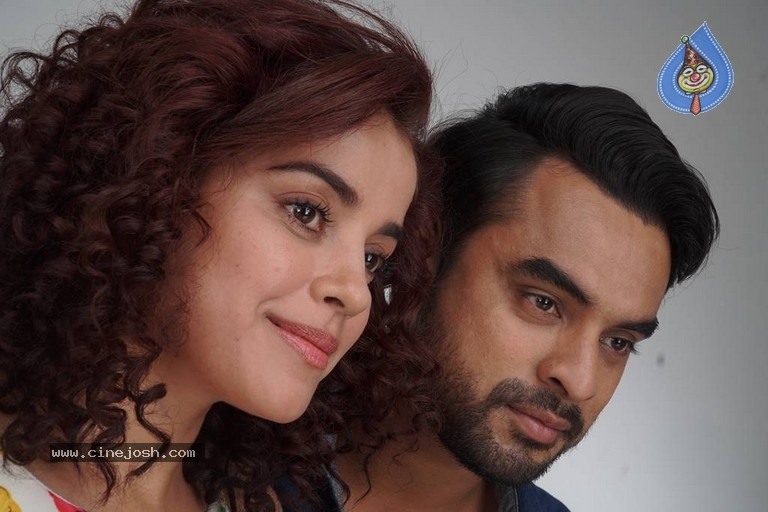 Abhiyum Anuvum Movie Stills - 46 / 60 photos