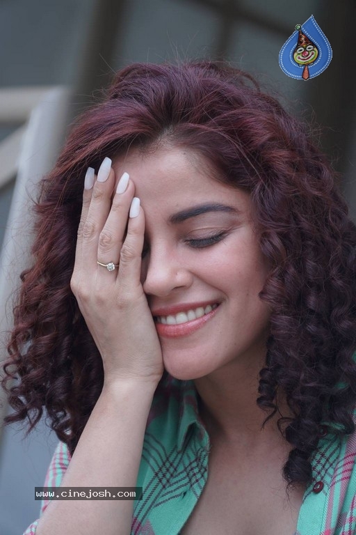 Abhiyum Anuvum Movie Stills - 56 / 60 photos