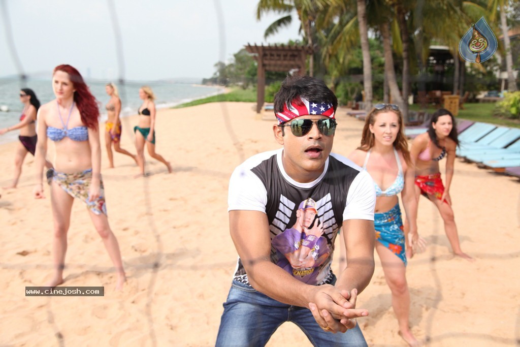 Action 3D Movie Hot Stills - 57 / 59 photos
