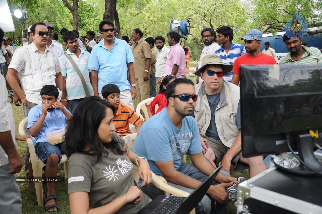 Action 3D Movie Stills - 76 / 127 photos