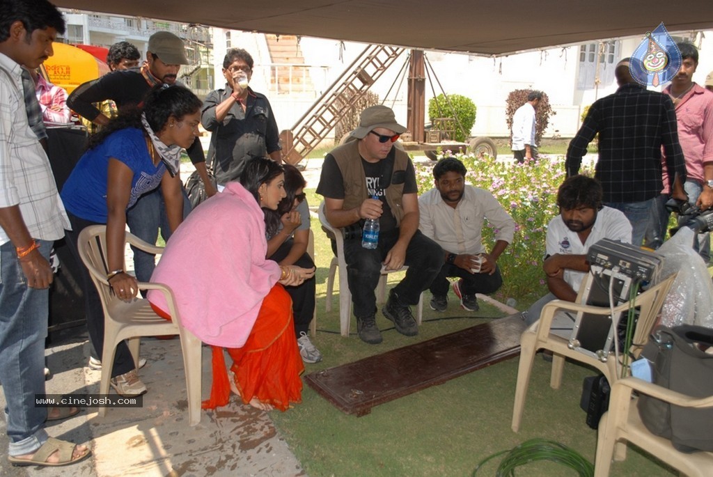 Action 3D Working Stills n Walls - 7 / 42 photos