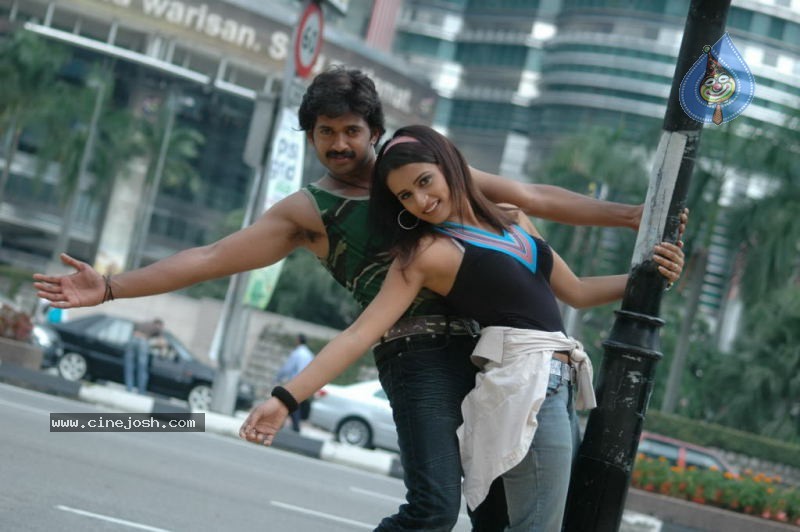 Ade Nuvvu Ade Nenu Movie Stills - 29 / 38 photos