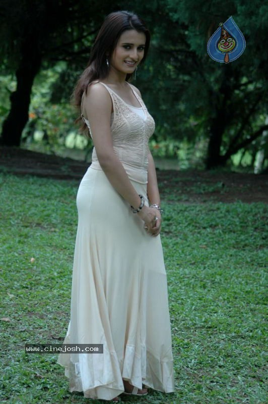 Ade Nuvvu Ade Nenu Movie Stills - 38 / 38 photos