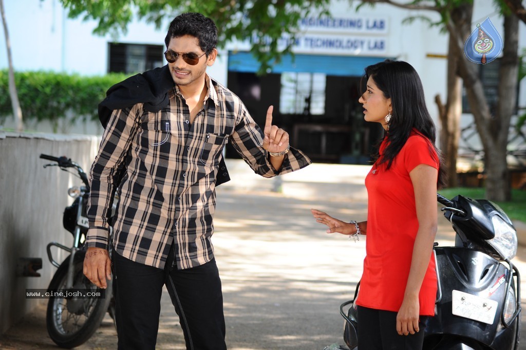 Adhee Lekka Nikki Stils - 47 / 90 photos