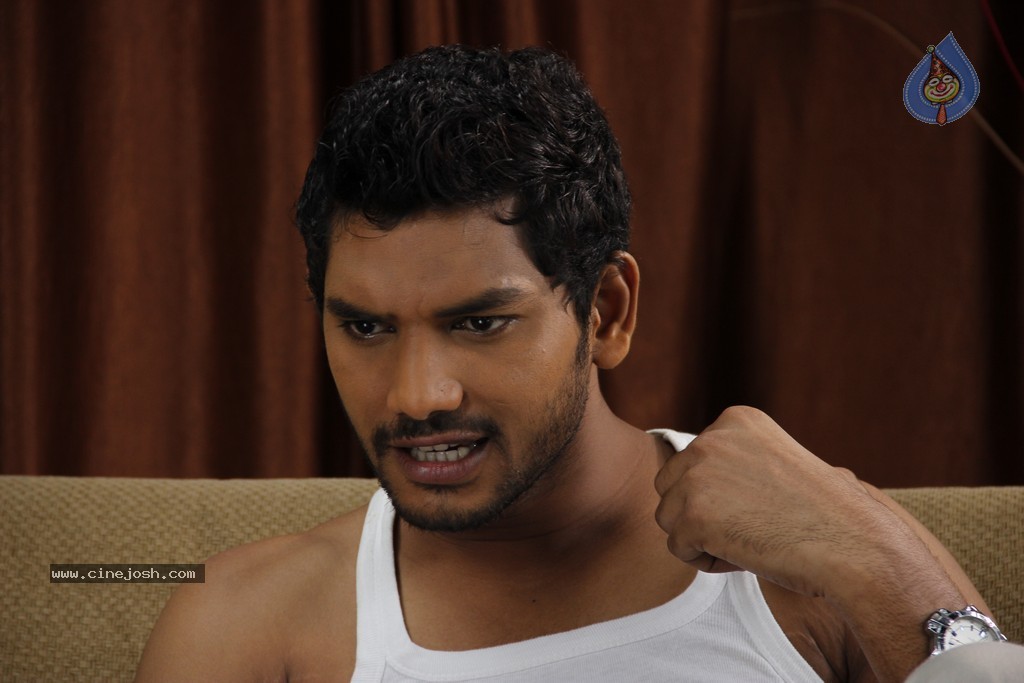 Adhee Lekka Nikki Stils - 74 / 90 photos