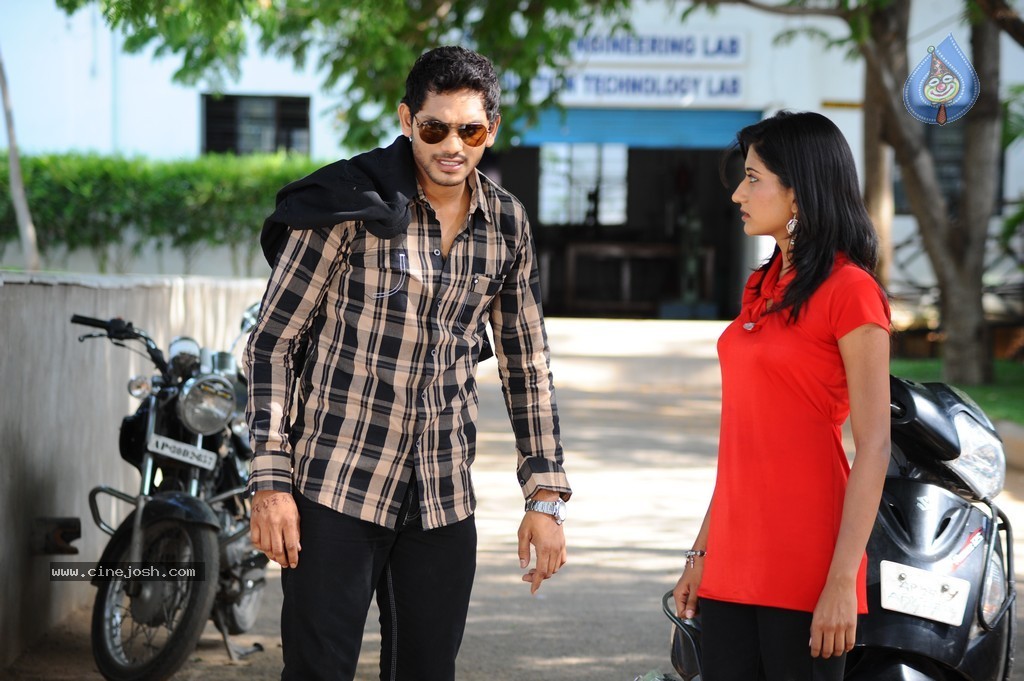 Adhee Lekka Nikki Stils - 79 / 90 photos
