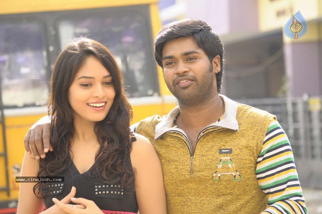 Adhu Vera Idhu Vera Tamil Movie Photos - 33 / 33 photos