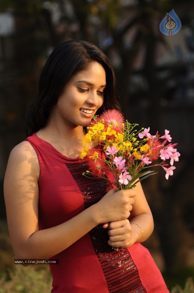 Adhu Vera Idhu Vera Tamil Movie Stills - 3 / 18 photos