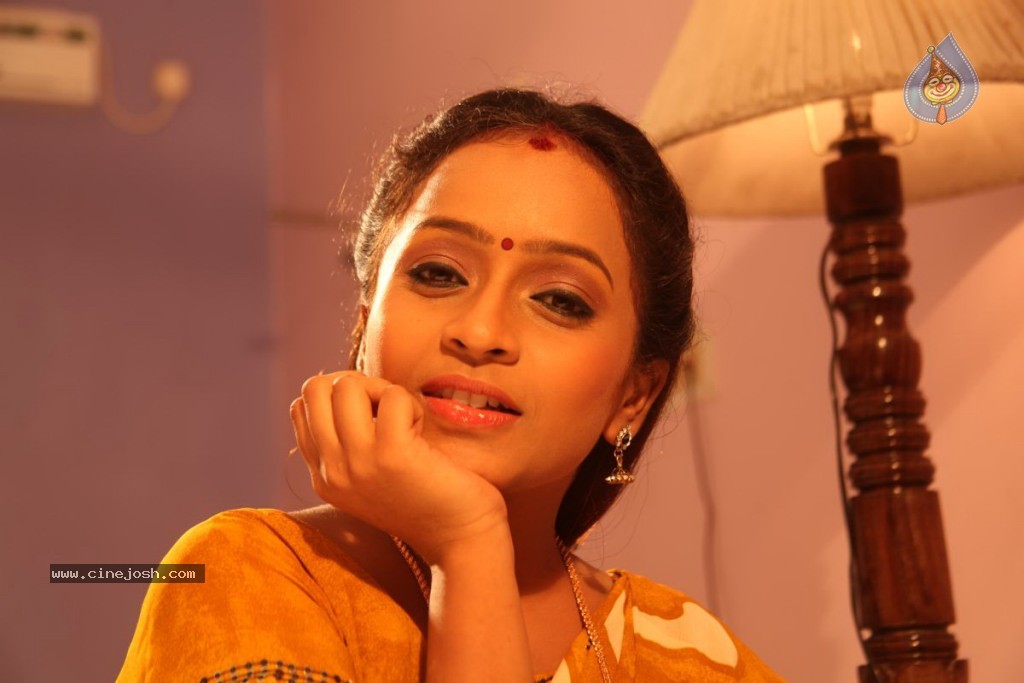 Adiyen Tamil Movie Hot Stills - 7 / 46 photos