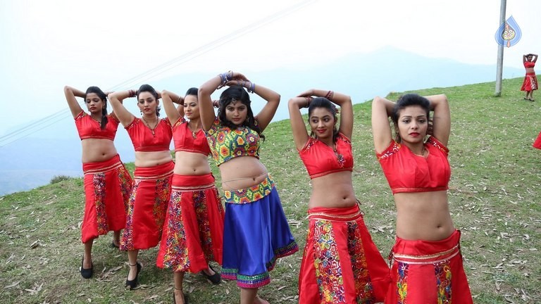 Adra Machan Visilu Tamil Film Photos - 25 / 41 photos