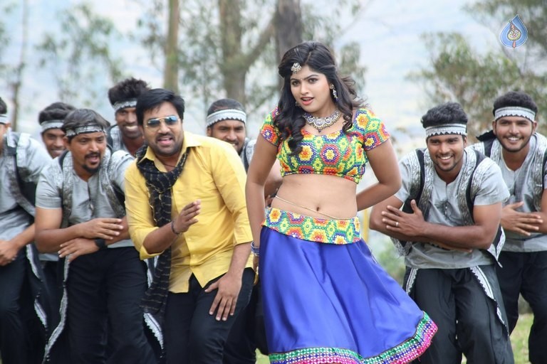 Adra Machan Visilu Tamil Film Photos - 32 / 41 photos