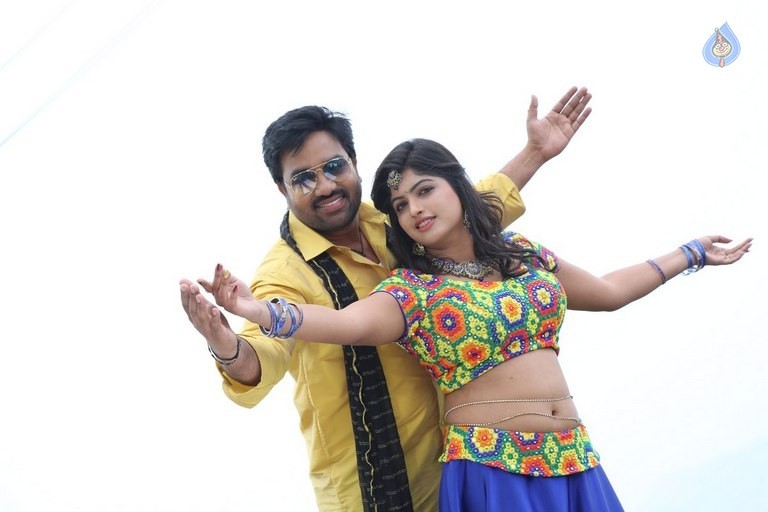 Adra Machan Visilu Tamil Film Photos - 36 / 41 photos