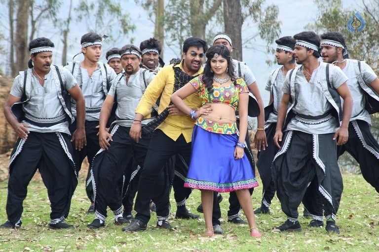 Adra Machan Visilu Tamil Film Photos - 39 / 41 photos