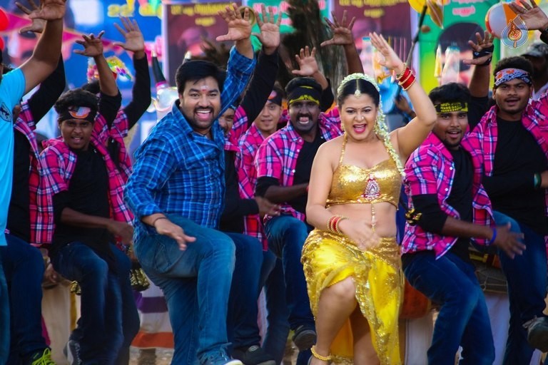 Adra Machan Visilu Tamil Film Photos - 2 / 14 photos