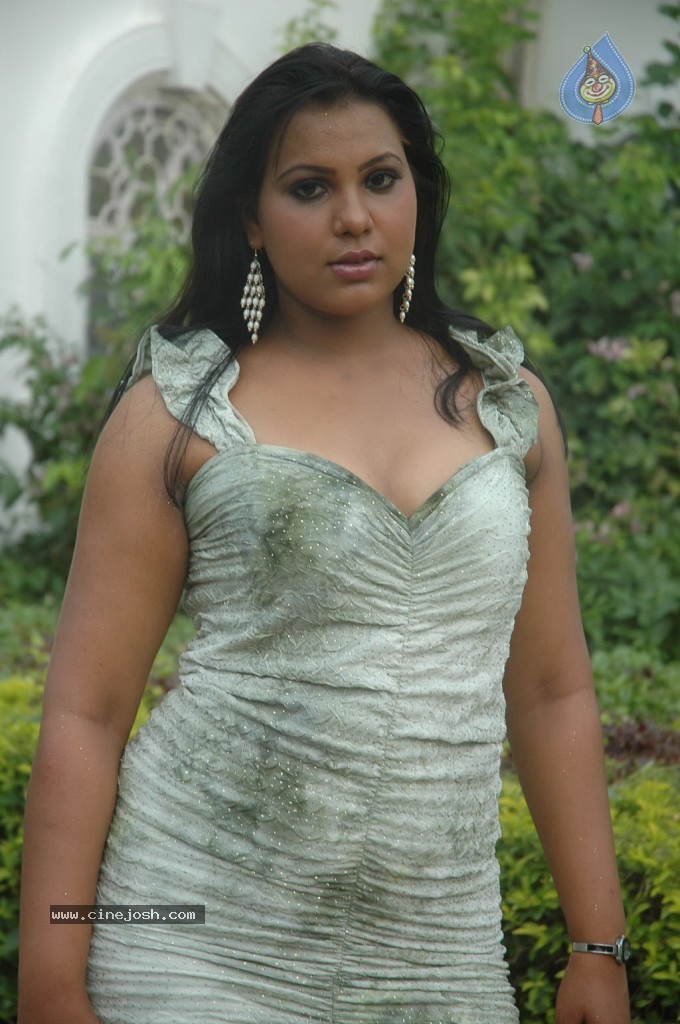 Aduthaduthu Tamil Movie Stills - 2 / 112 photos