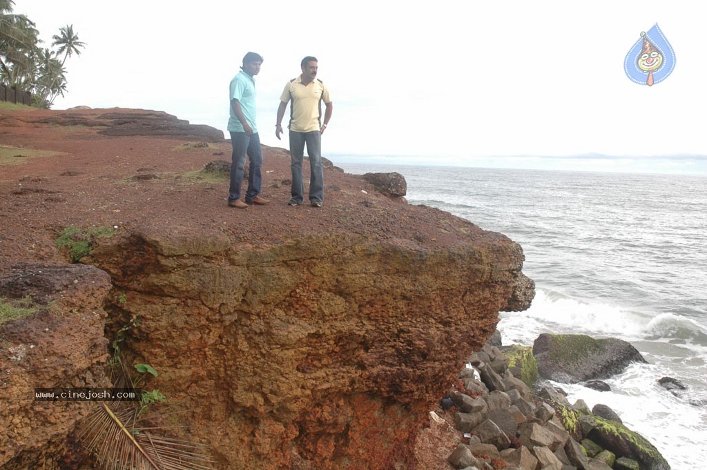 Aduthaduthu Tamil Movie Stills - 3 / 112 photos