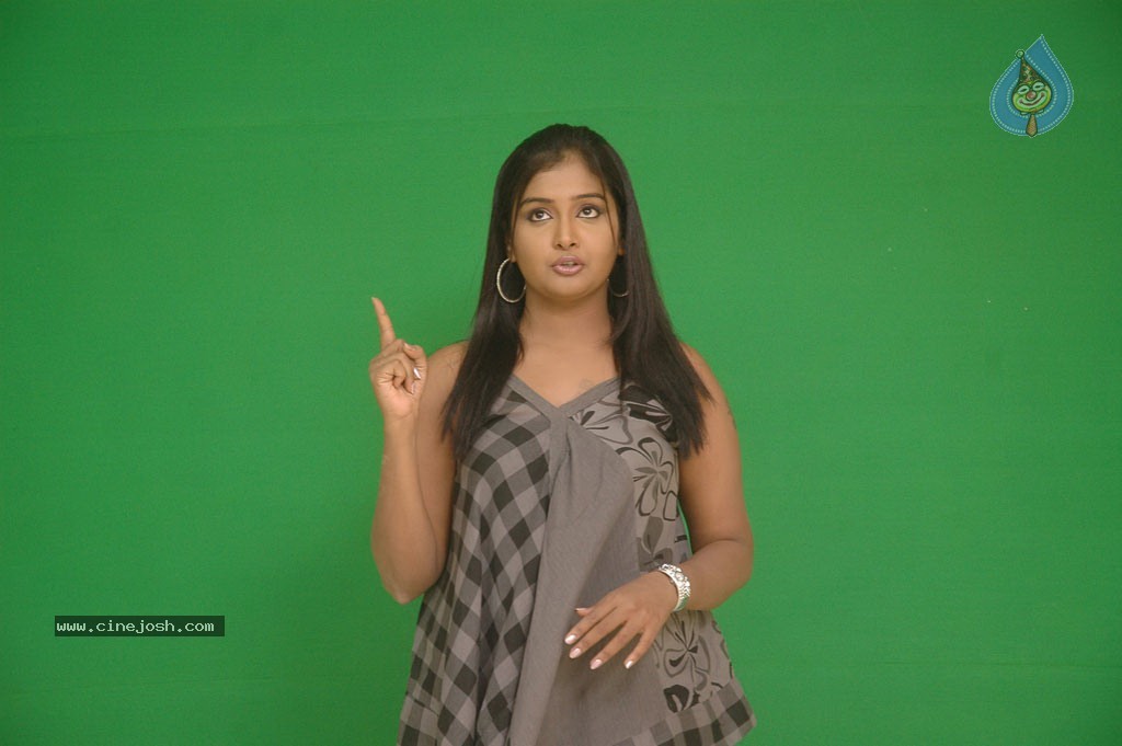 Aduthaduthu Tamil Movie Stills - 104 / 112 photos